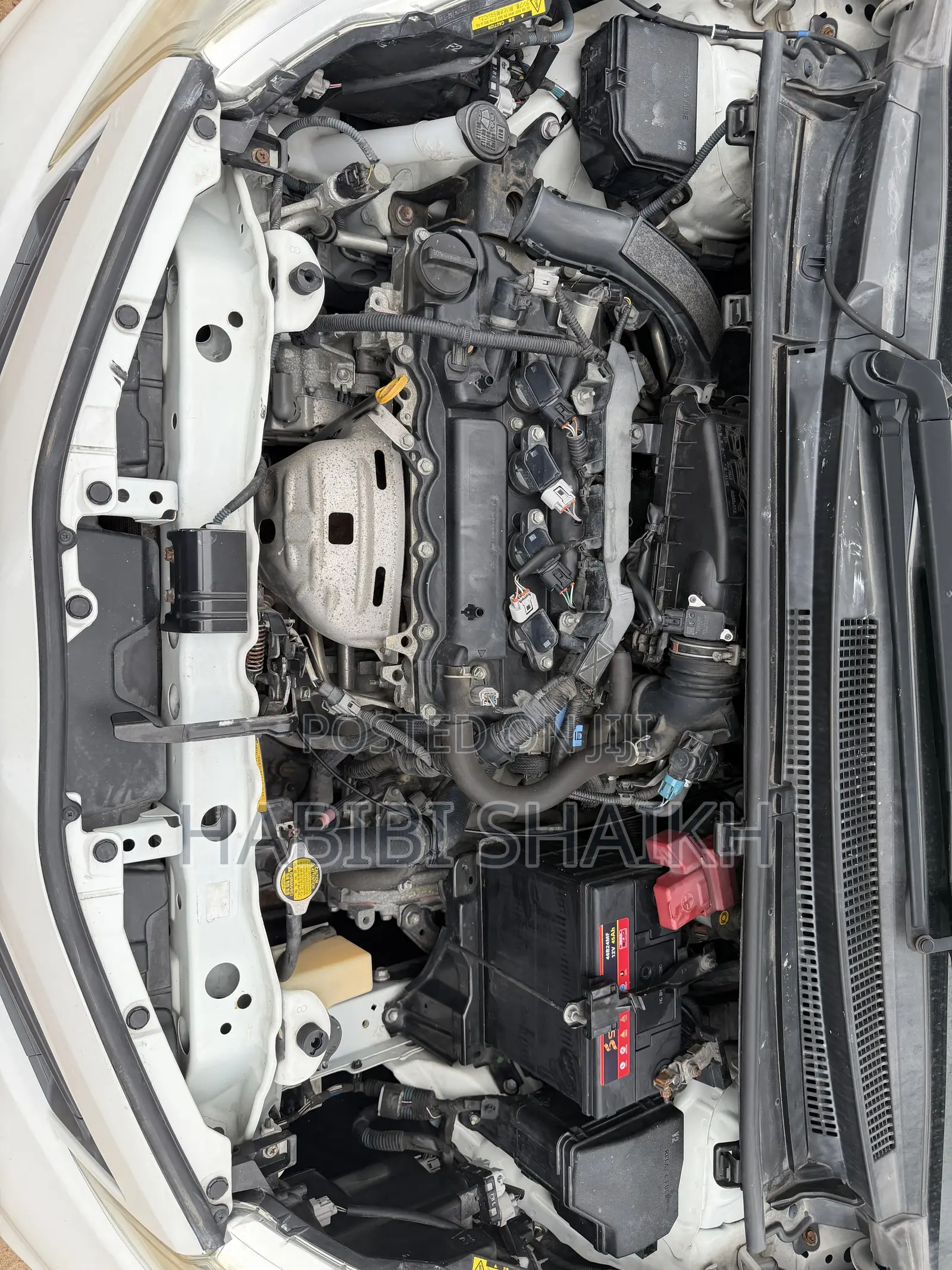 Toyota Vitz 1.3 FWD 5dr 2011 Off white