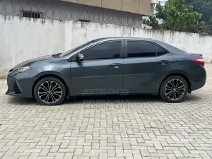 Toyota Corolla S 4dr Sedan (1.8L 4cyl CVT) 2016 Black