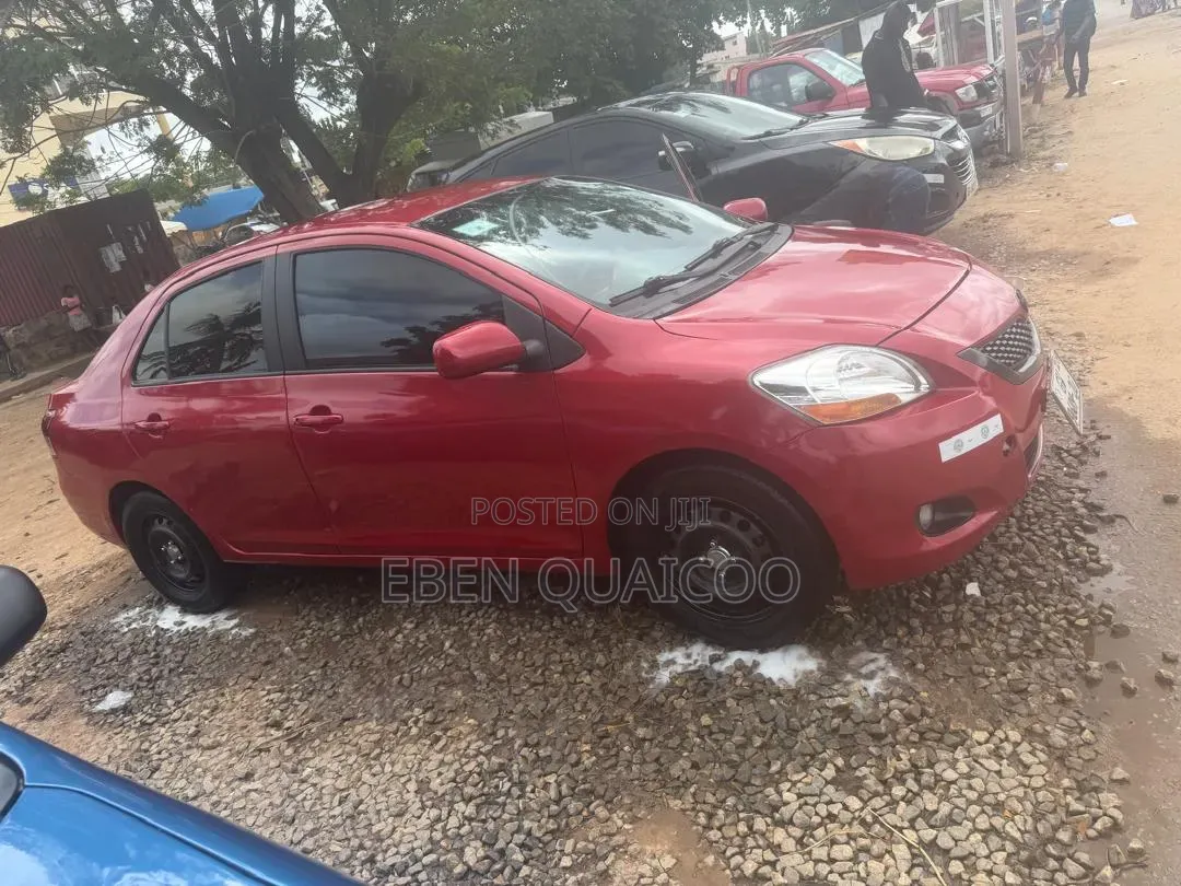Toyota Yaris 2009 Red