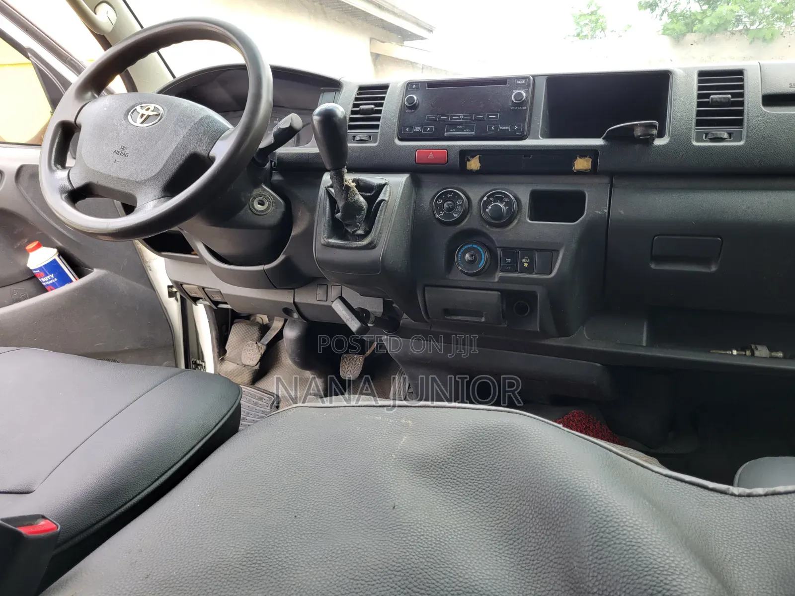 Toyota HiAce 2010 White
