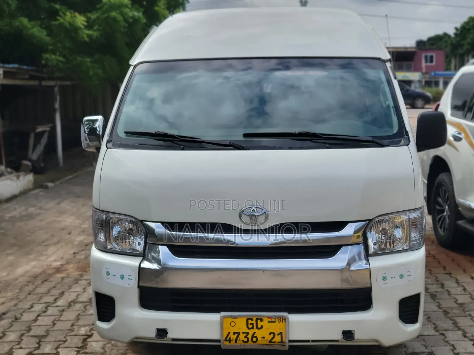 Toyota HiAce 2010 White