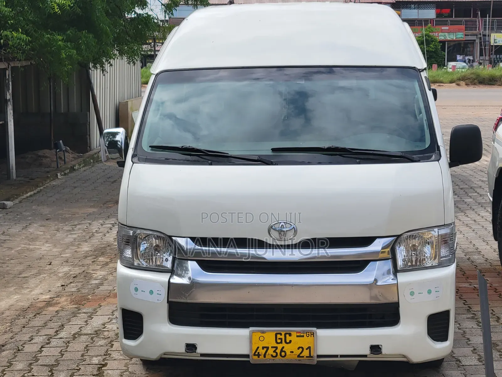 Toyota HiAce 2010 White