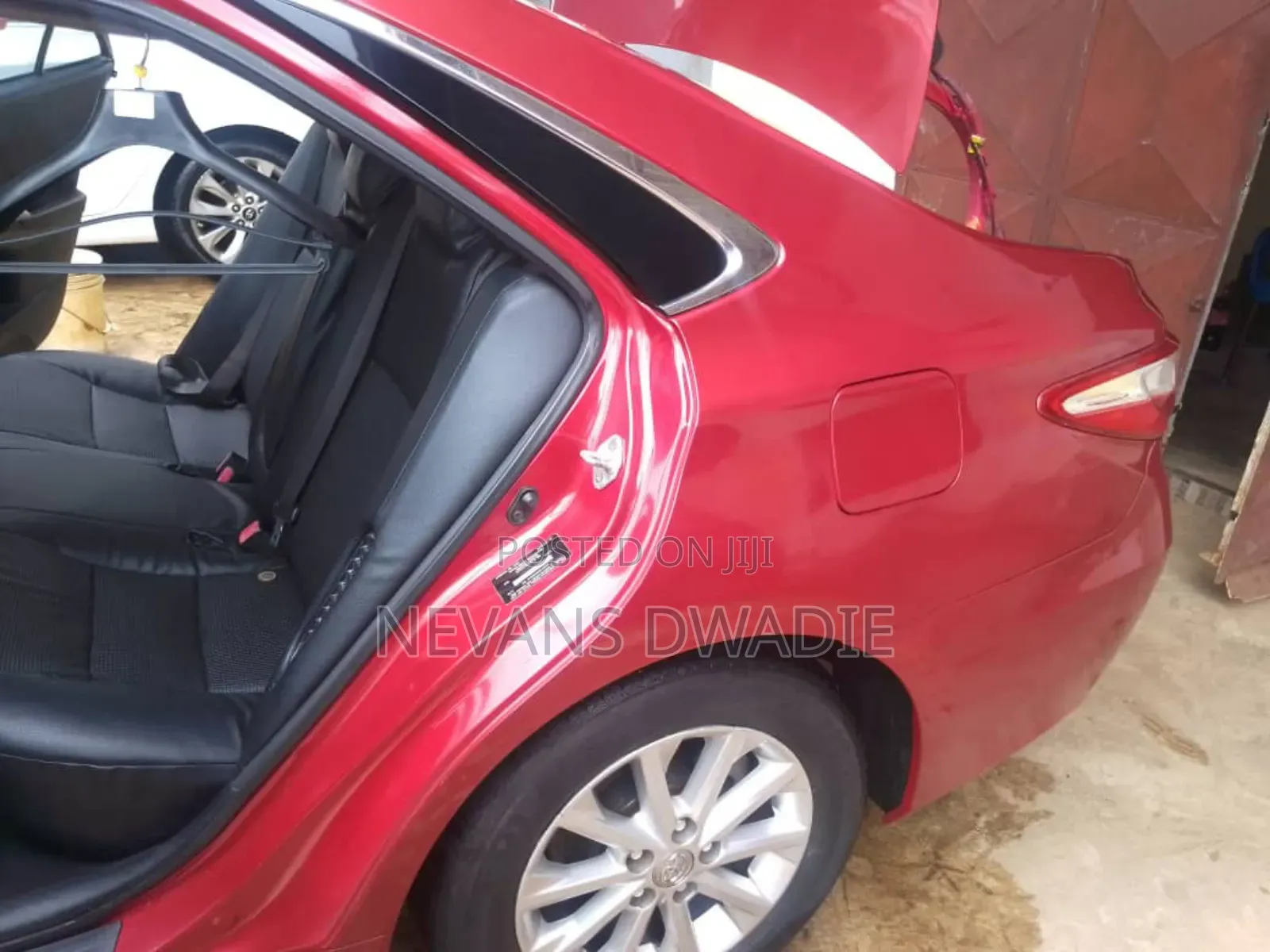 Toyota Camry Hybrid 2023 Red