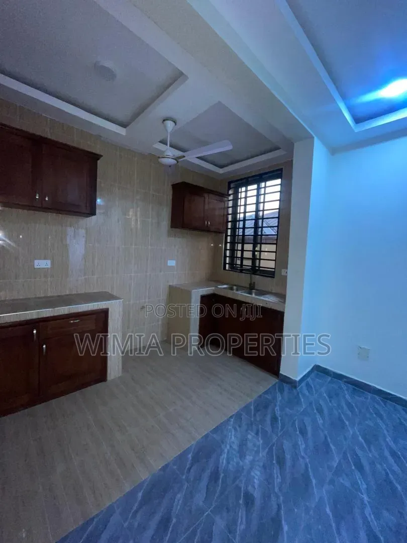 2bdrm Apartment in West Hills Mall Area for rent