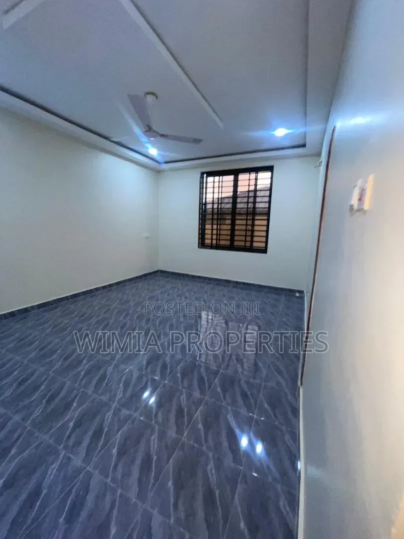 2bdrm Apartment in West Hills Mall Area for rent