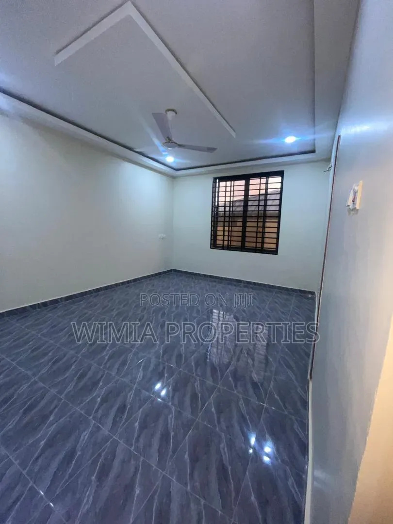2bdrm Apartment in West Hills Mall Area for rent
