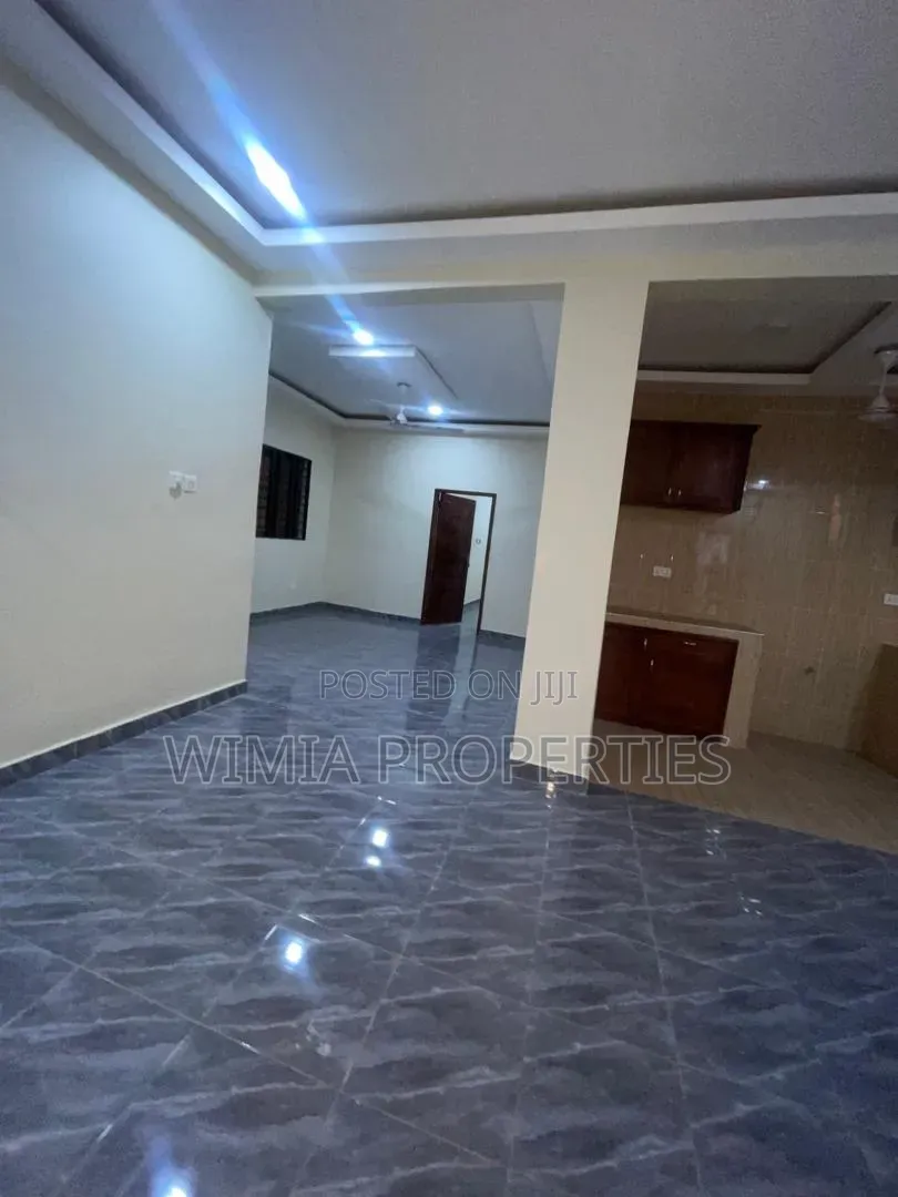 2bdrm Apartment in West Hills Mall Area for rent