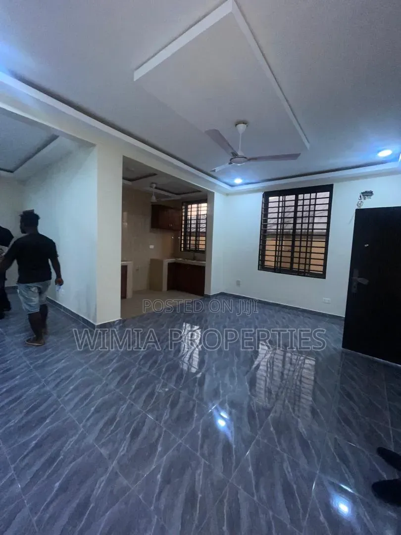 2bdrm Apartment in West Hills Mall Area for rent