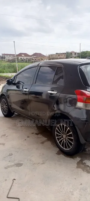 Toyota Vitz 2010 Black