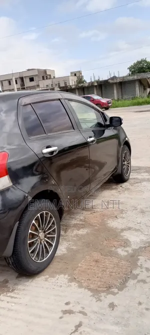 Toyota Vitz 2010 Black
