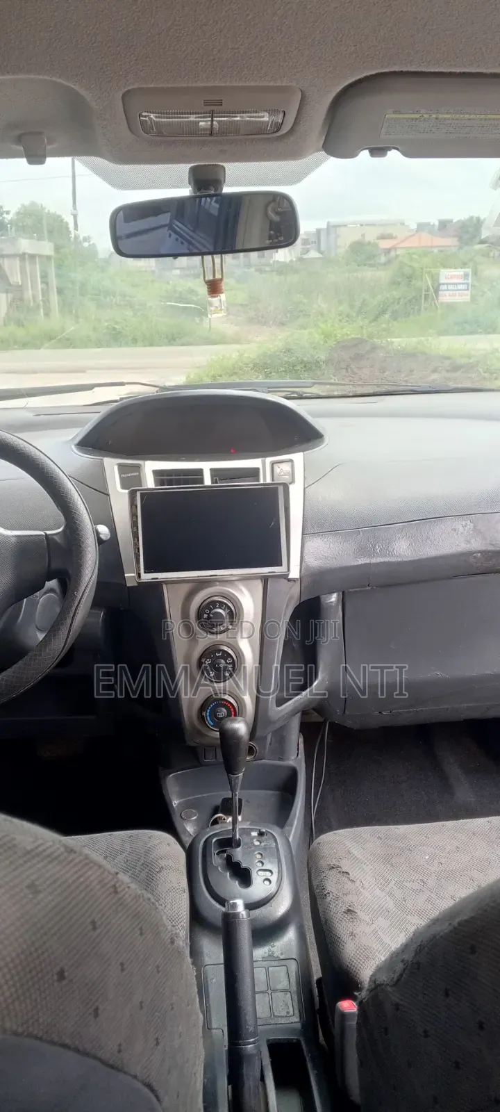 Toyota Vitz 2010 Black