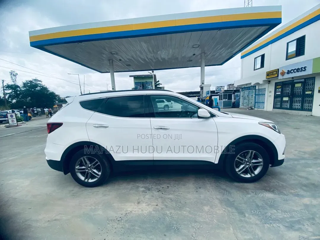 Hyundai Santa Fe Limited AWD 2017 White