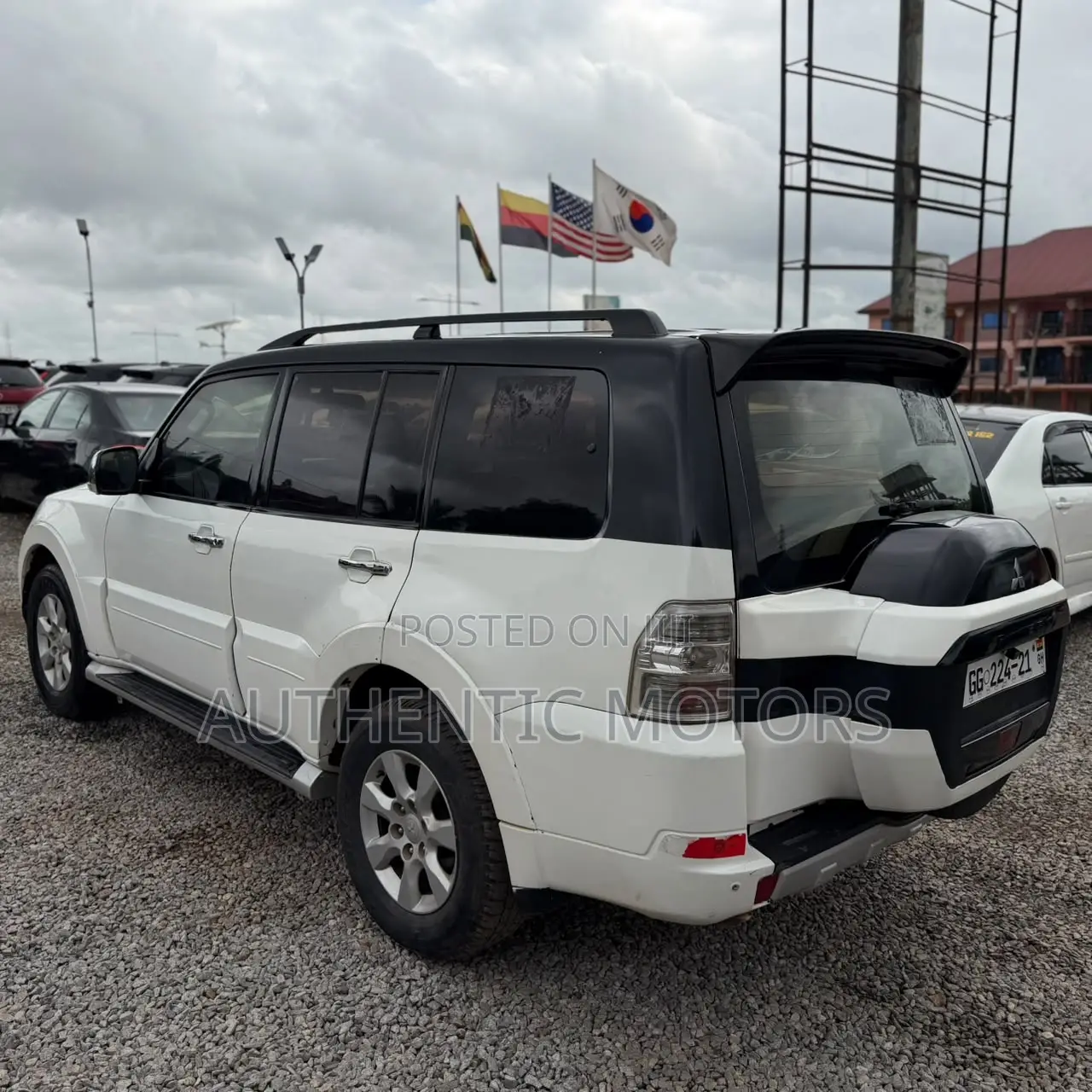 Mitsubishi Pajero V80 3.5 V6 GL/GLS 2015 White