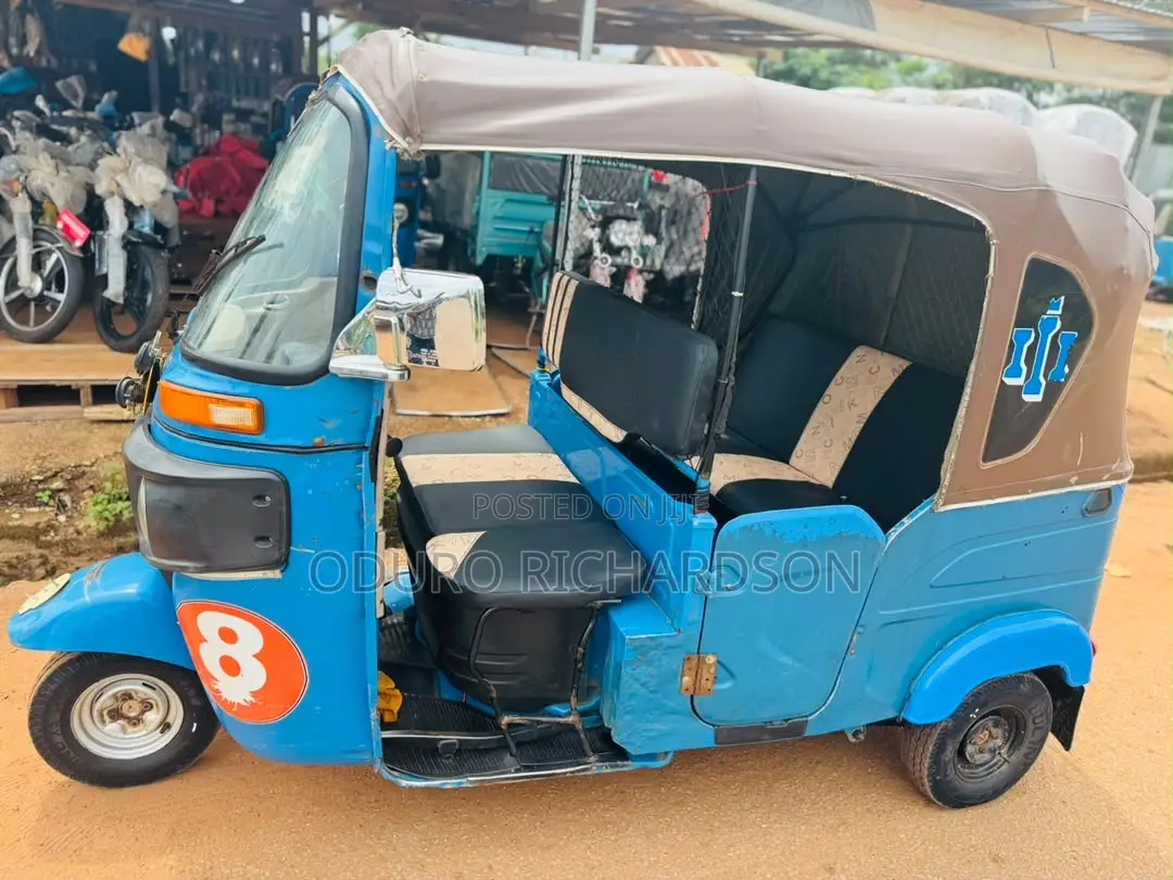 Bajaj RE 2025 Blue