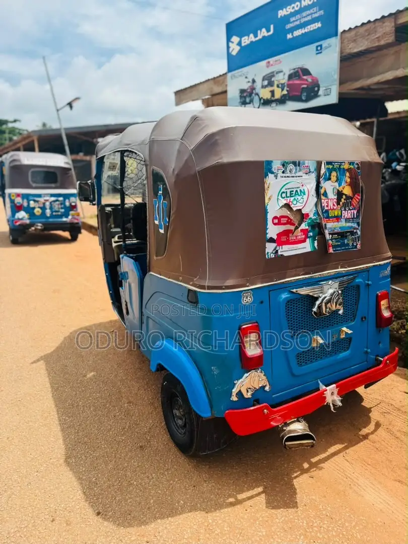 Bajaj RE 2025 Blue