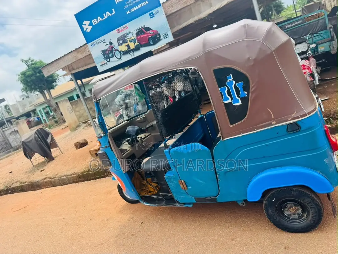 Bajaj RE 2025 Blue