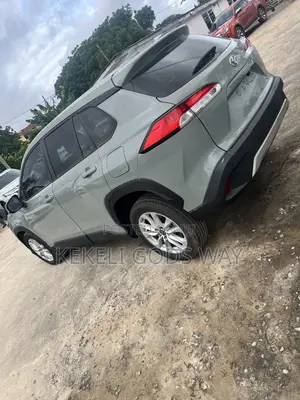 Toyota Corolla Cross LE 2WD 2024