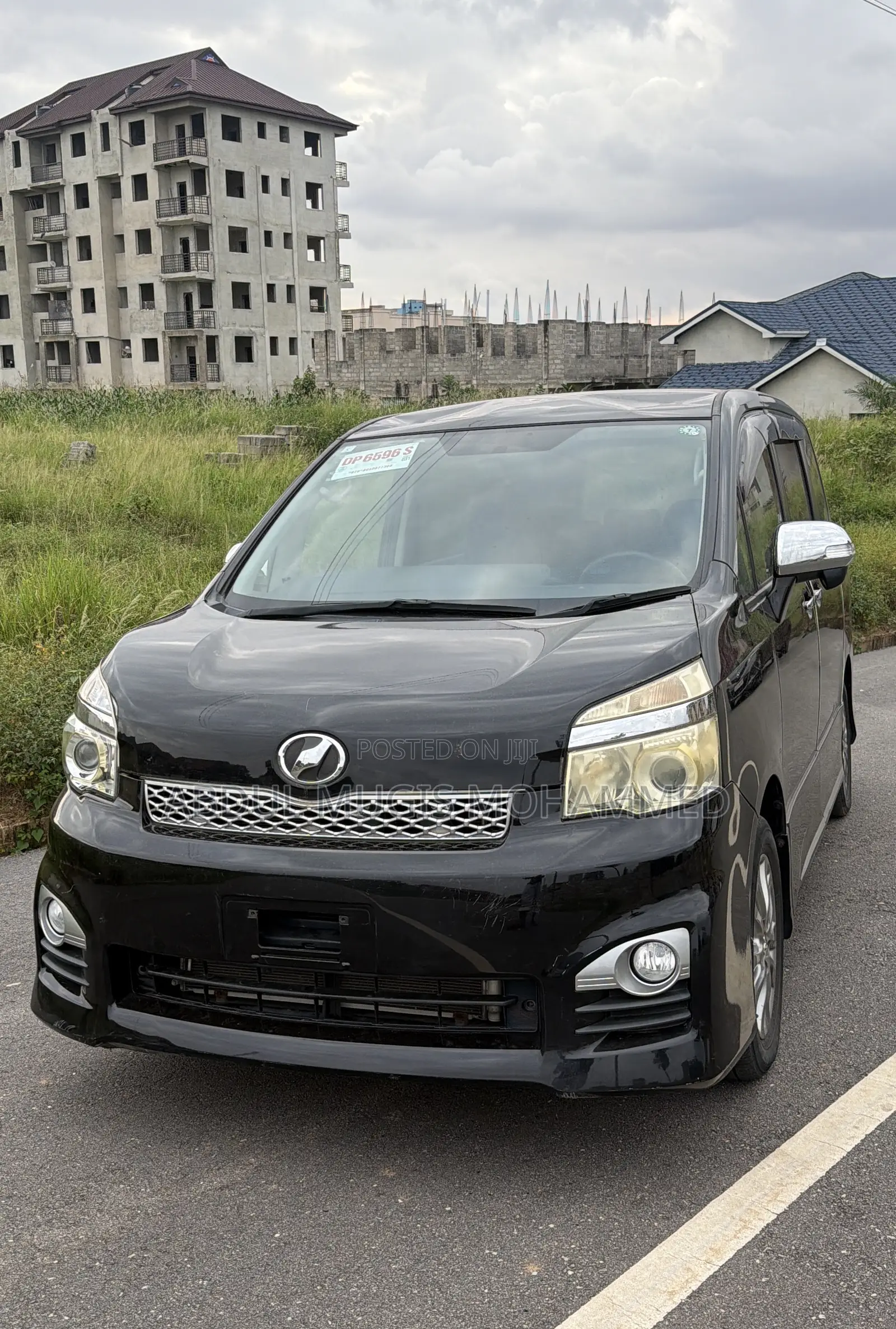 Toyota Voxy X 2WD 8-Seater 2013 Black