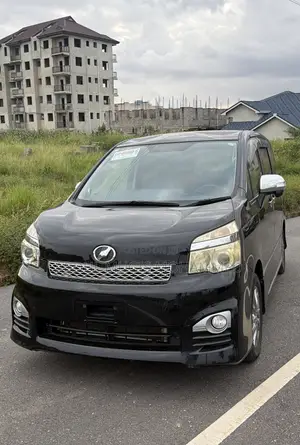 Toyota Voxy X 2WD 8-Seater 2013 Black