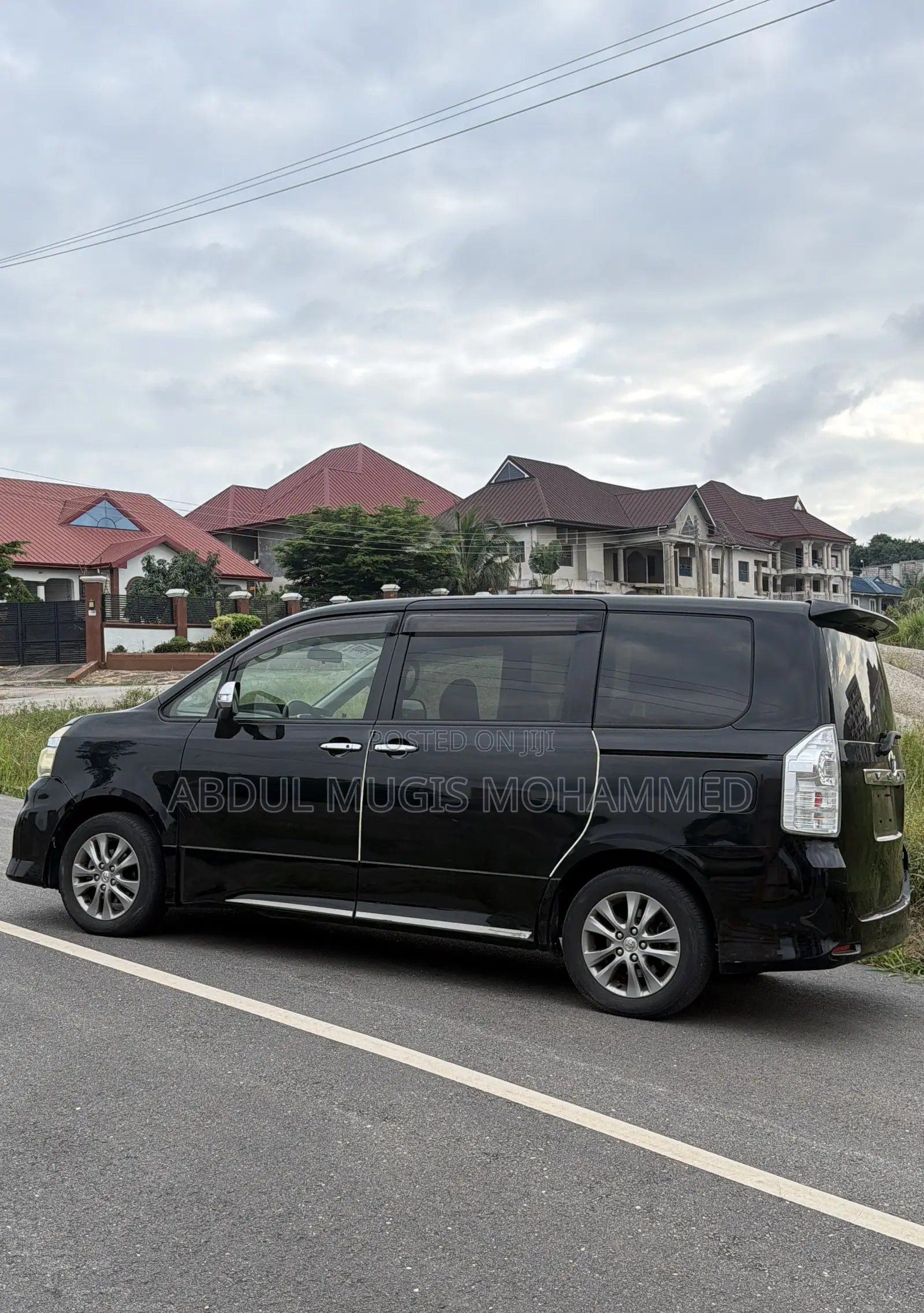 Toyota Voxy X 2WD 8-Seater 2013 Black