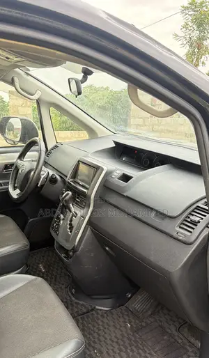 Toyota Voxy X 2WD 8-Seater 2013 Black