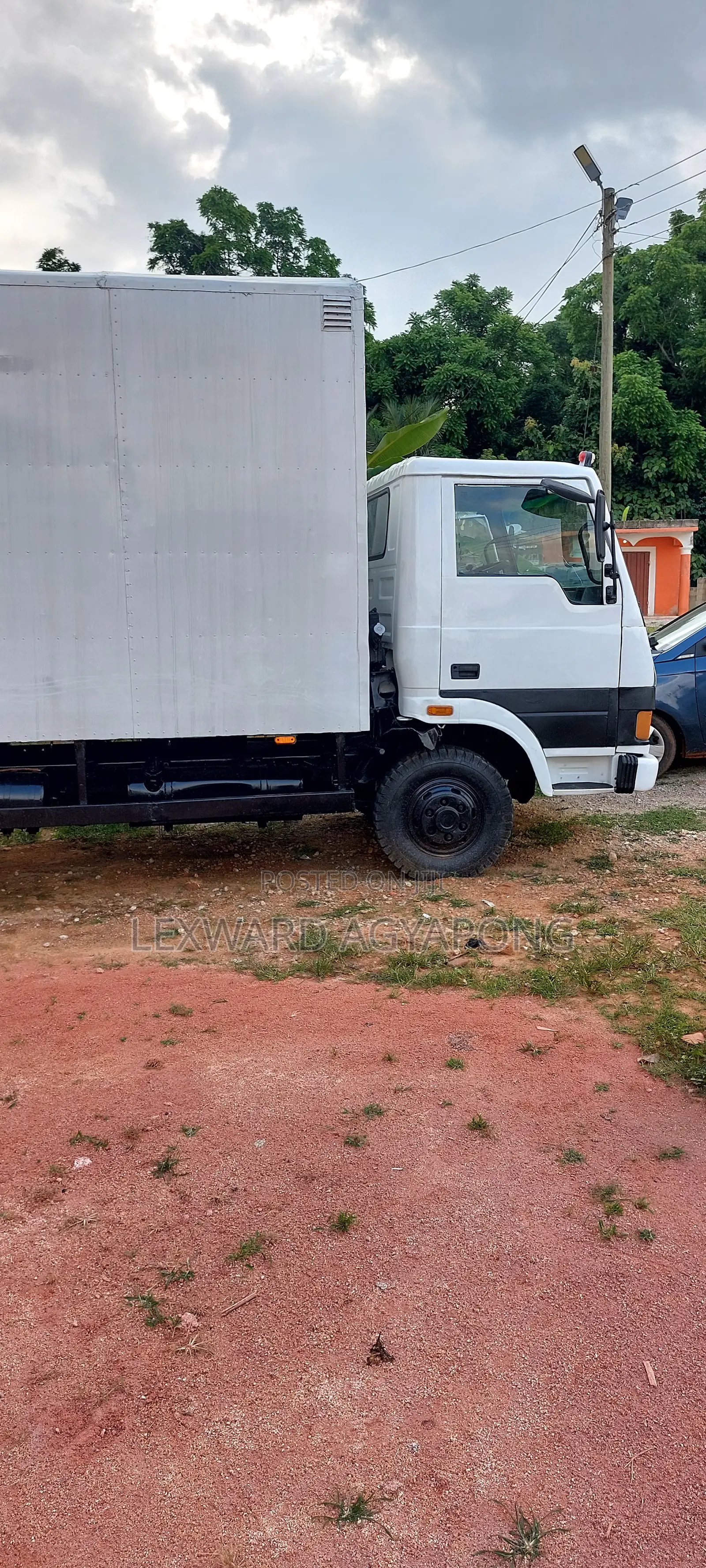 Tata 709 Van