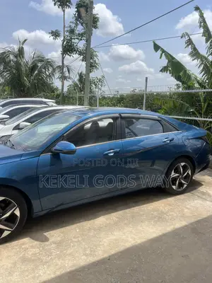Hyundai Elantra Limited 2022 Blue