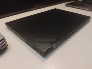 Laptop Dell Latitude 3390 2-in-1 8GB Intel Core i5 SSD 256GB