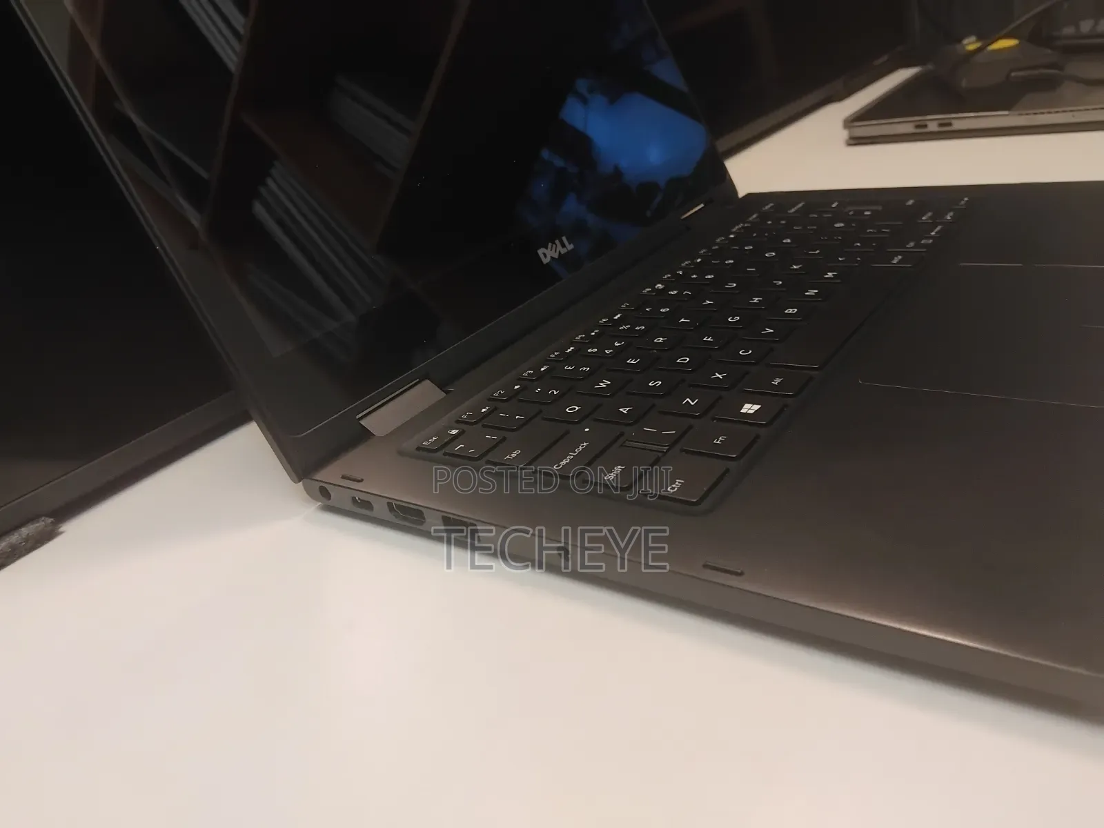 Laptop Dell Latitude 3390 2-in-1 8GB Intel Core i5 SSD 256GB