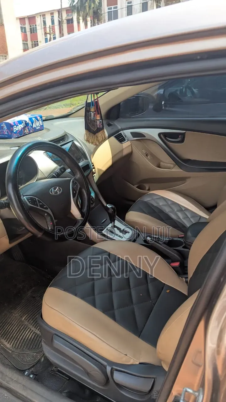 Hyundai Elantra Limited 2011 Gold