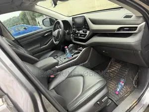 Toyota Highlander XLE AWD 2023 Gray