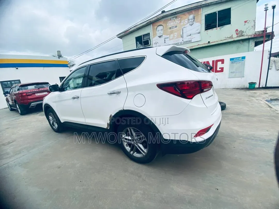 Hyundai Santa Fe 2017 White