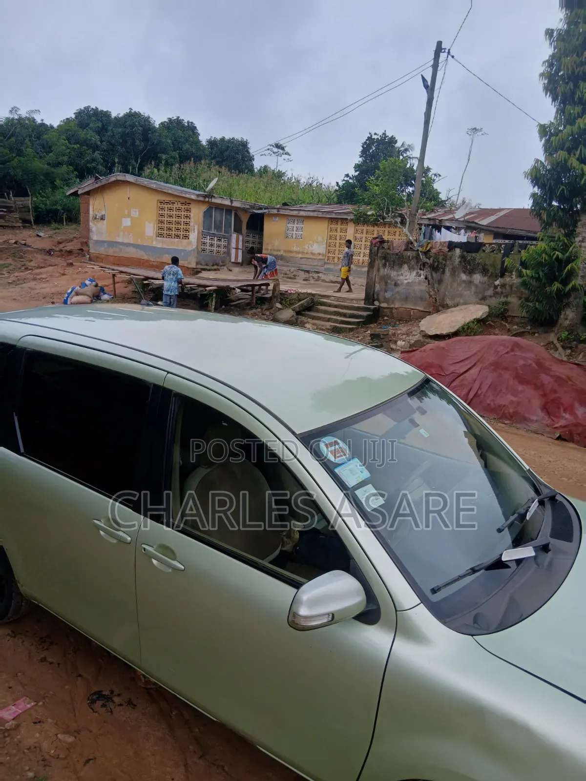 Toyota Sienta 2013 Green