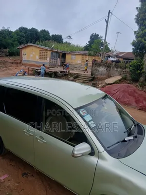 Toyota Sienta 2013 Green
