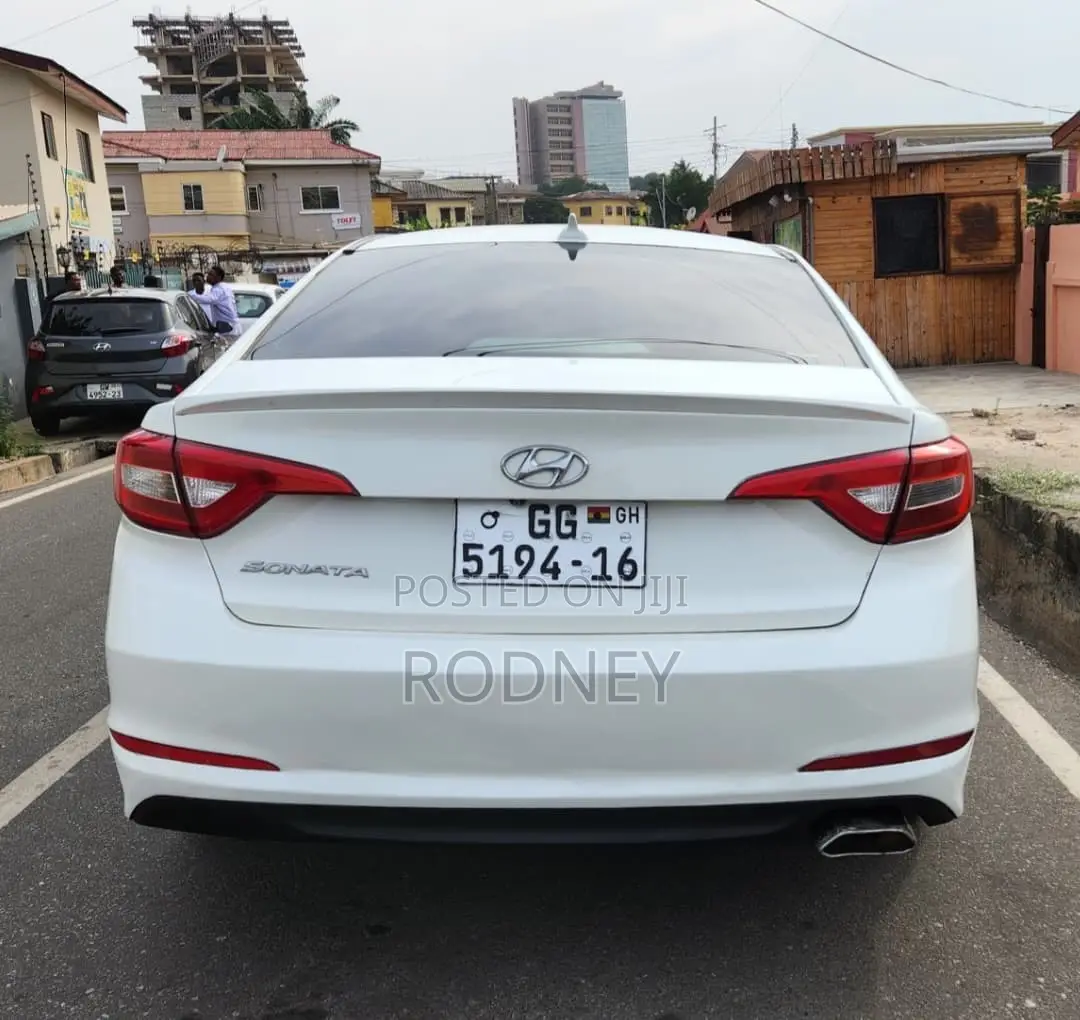 Hyundai Sonata SE 4dr Sedan (2.4L 4cyl 6A) 2015 White