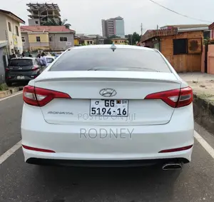 Hyundai Sonata SE 4dr Sedan (2.4L 4cyl 6A) 2015 White
