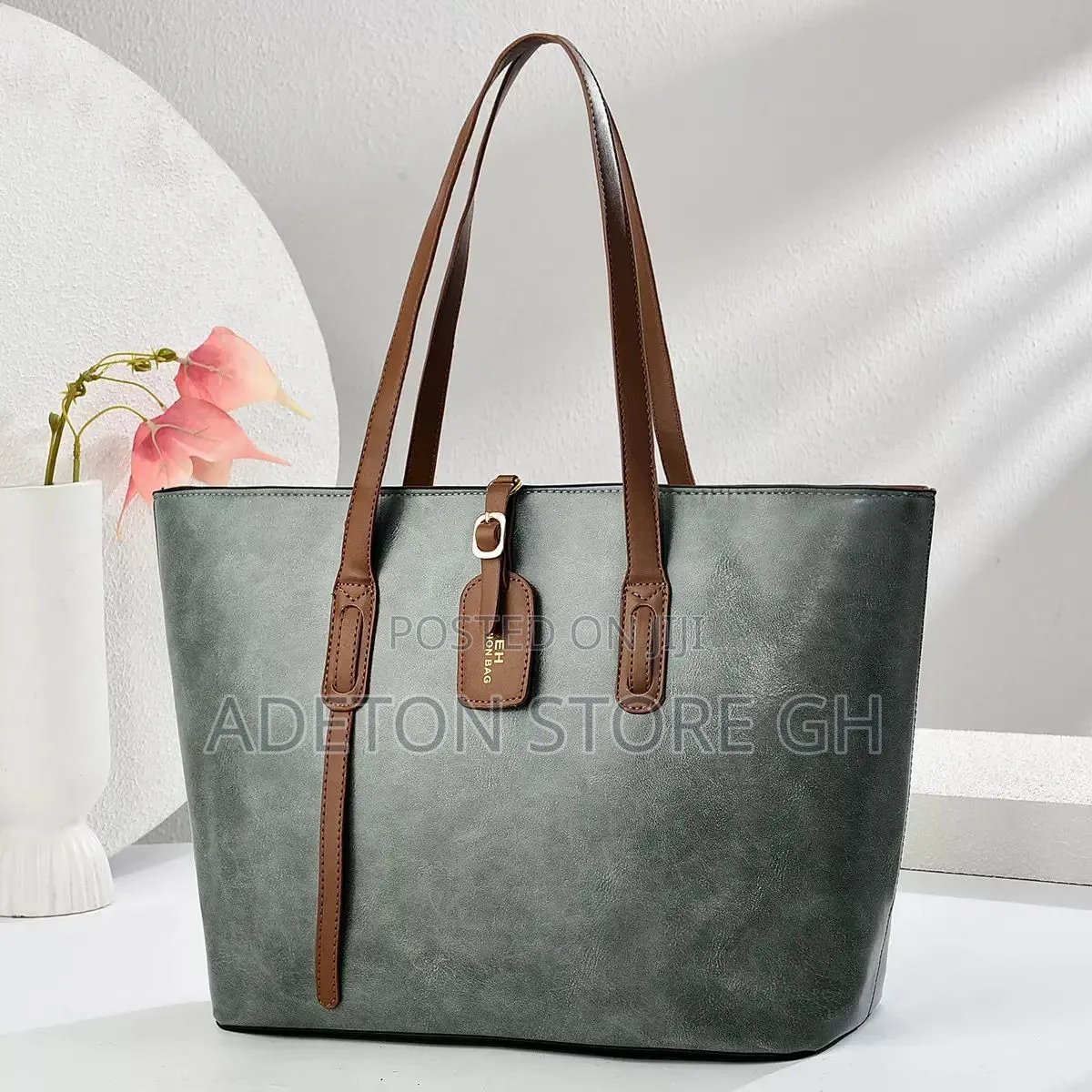 Ladies Handbags for Sale. Large and Stylish.