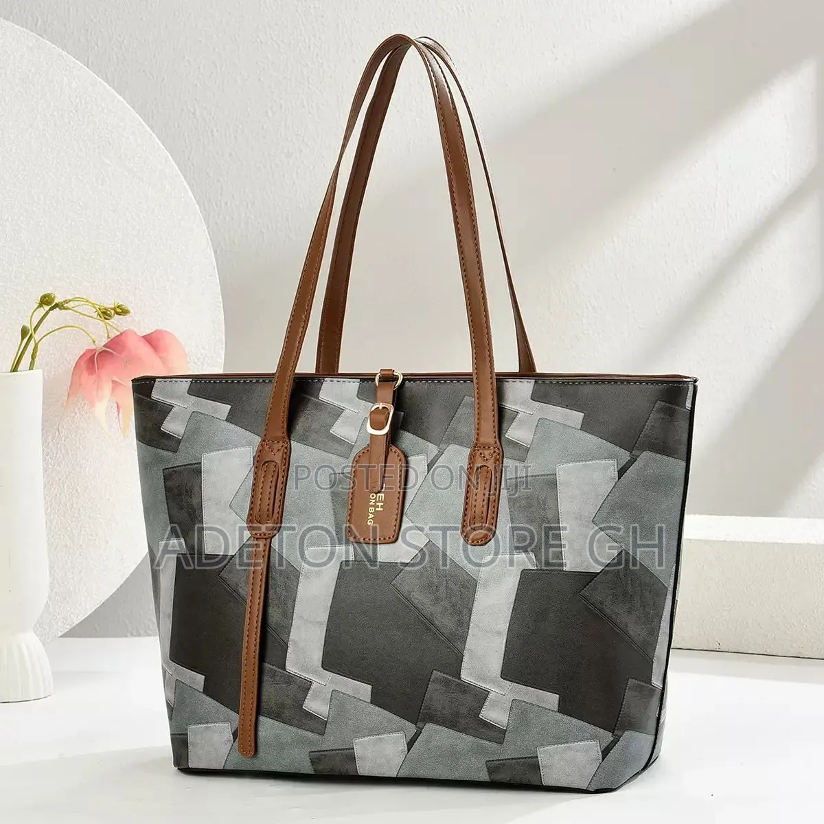 Ladies Handbags for Sale. Large and Stylish.