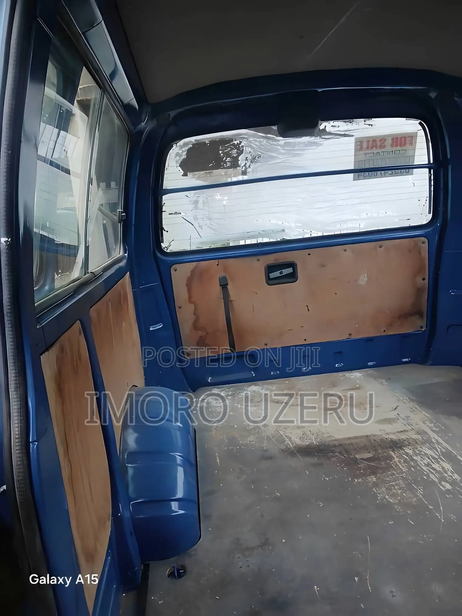 Toyota HiAce 2013 Blue