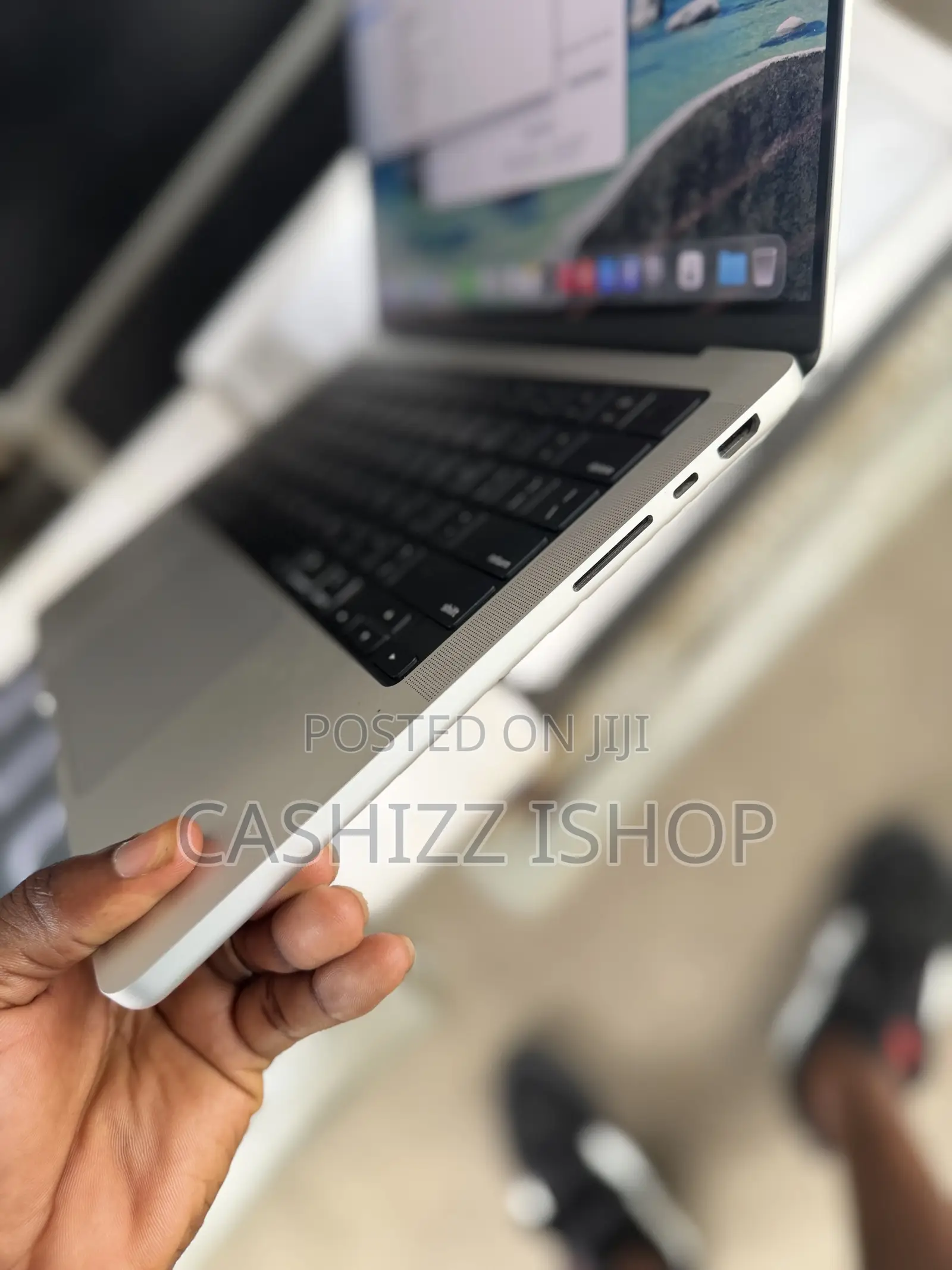 Laptop Apple MacBook Pro 2024 M4 16GB Apple M4 SSD 512GB