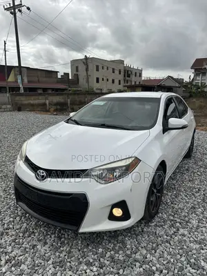 Toyota Corolla 2015 White