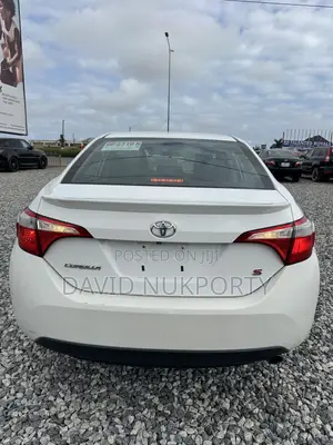 Toyota Corolla 2015 White