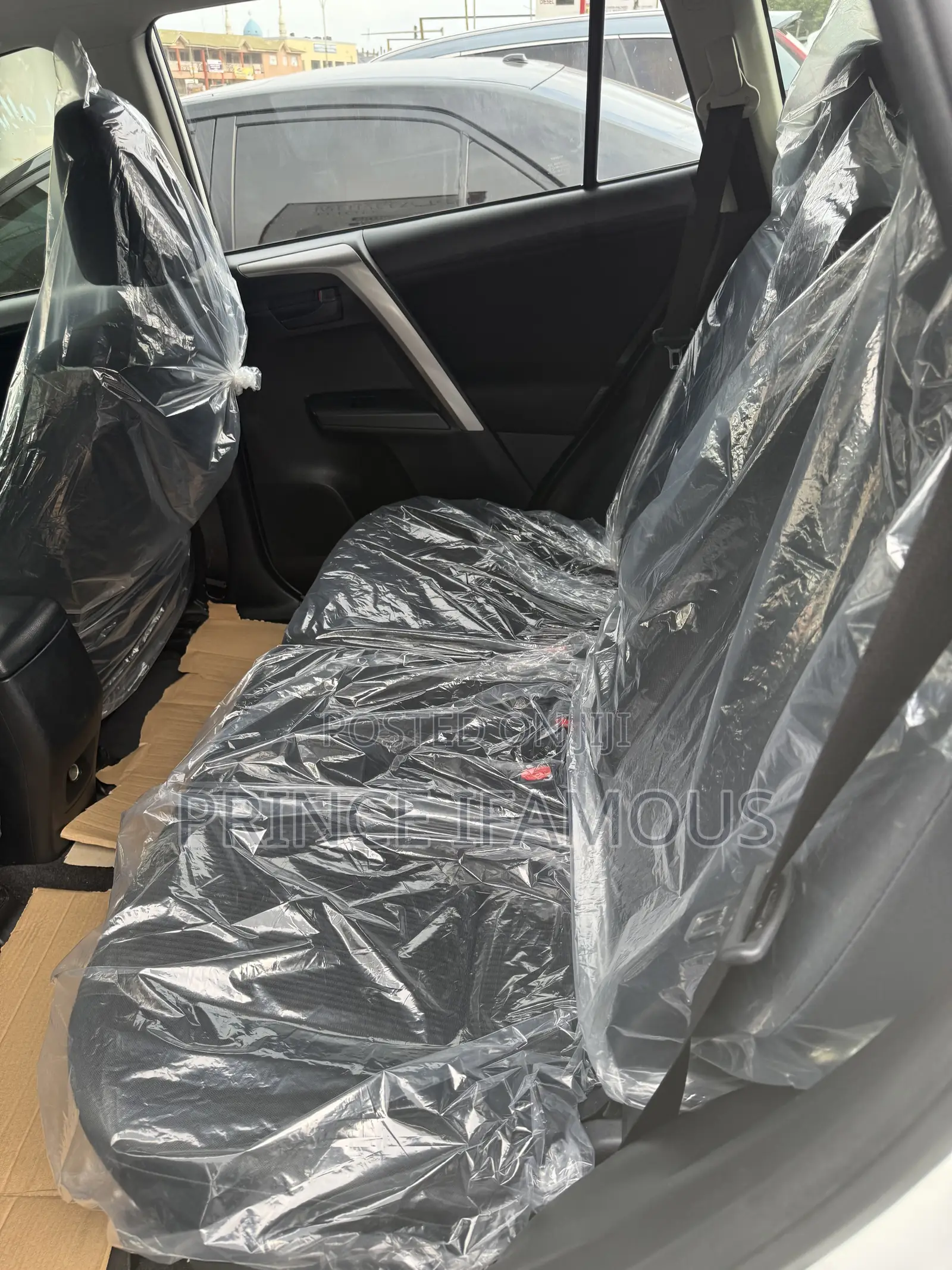 Toyota RAV4 LE 4dr SUV AWD (2.5L 4cyl 6A) 2018 White