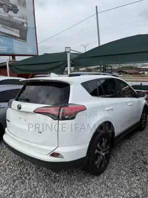 Toyota RAV4 LE 4dr SUV AWD (2.5L 4cyl 6A) 2018 White