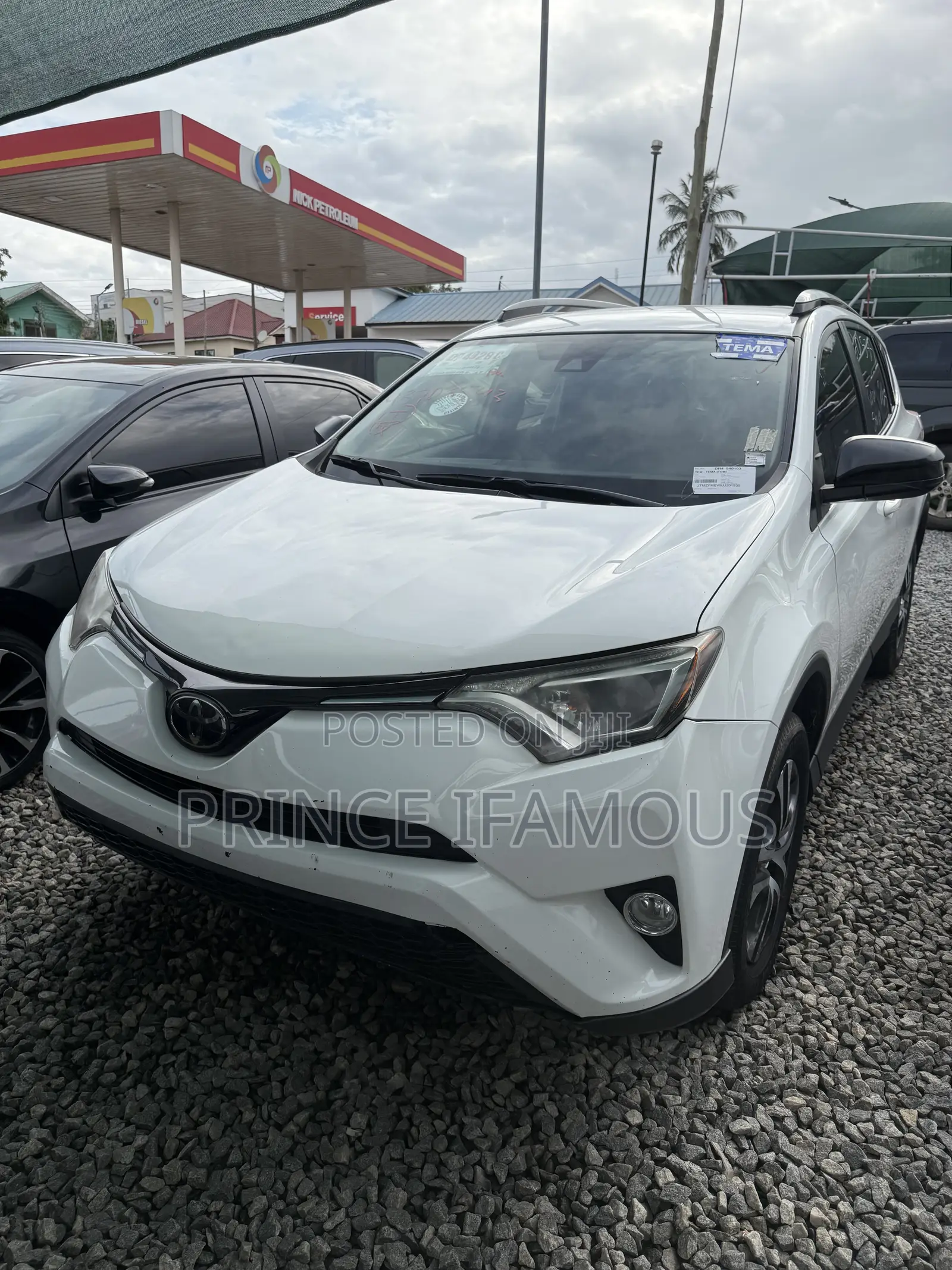 Toyota RAV4 LE 4dr SUV AWD (2.5L 4cyl 6A) 2018 White