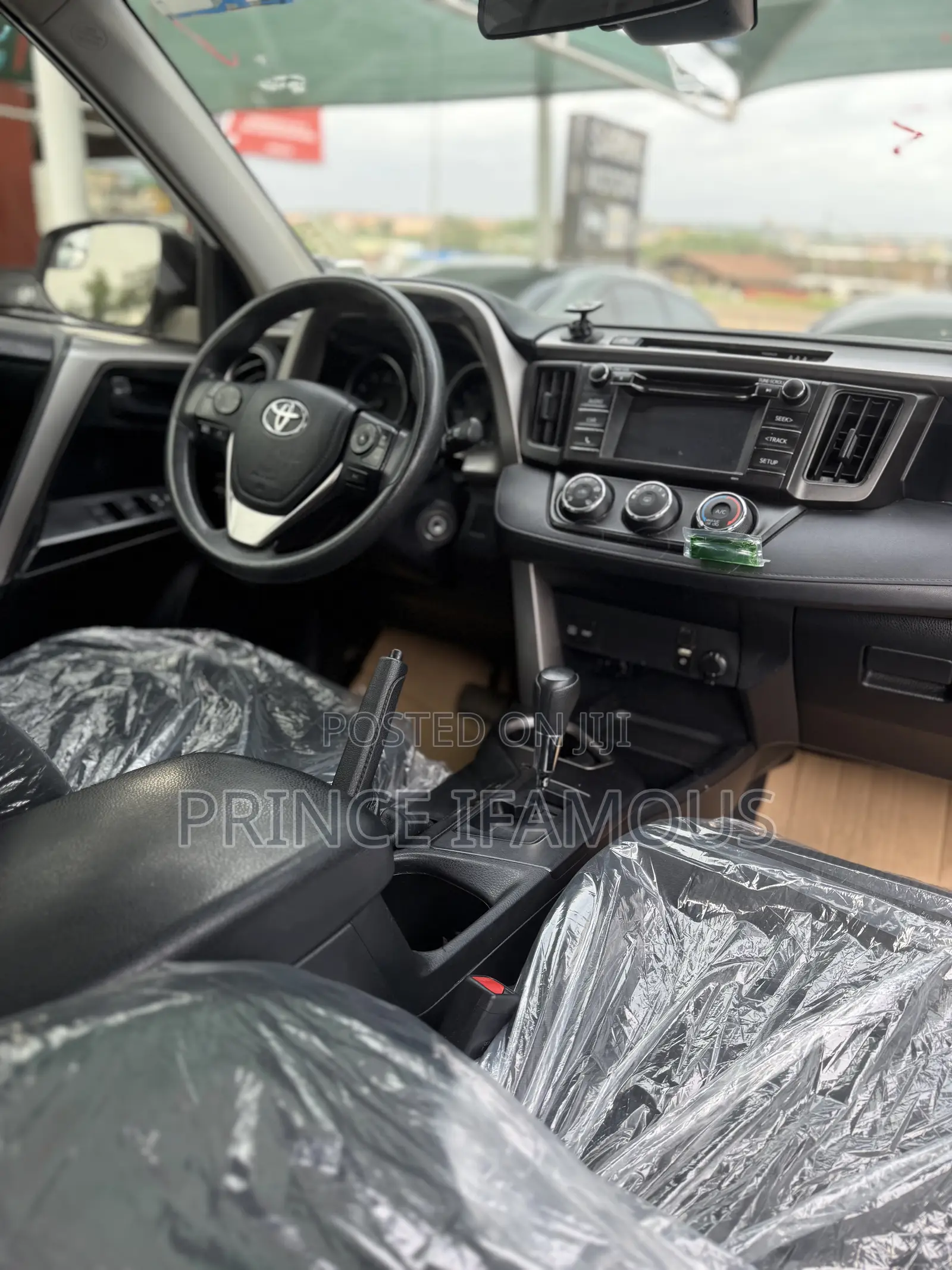 Toyota RAV4 LE 4dr SUV AWD (2.5L 4cyl 6A) 2018 White