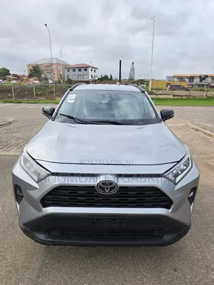 Toyota RAV4 2021 Silver