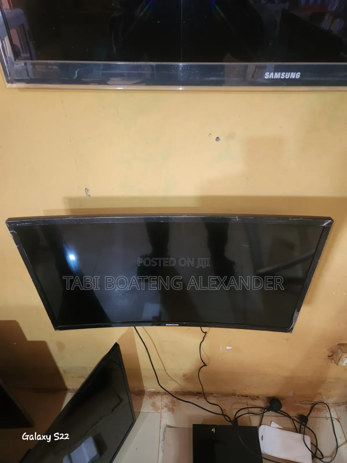 Bruhm 32 Curved Tv