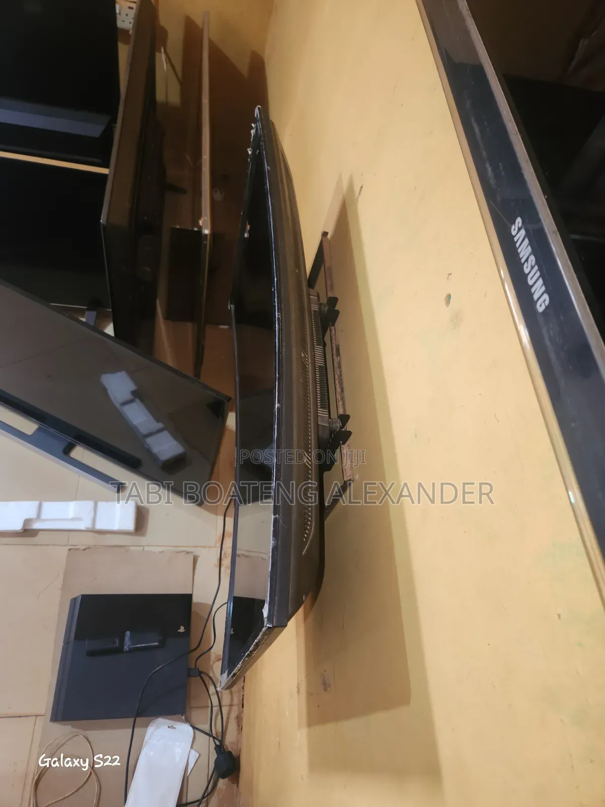 Bruhm 32 Curved Tv