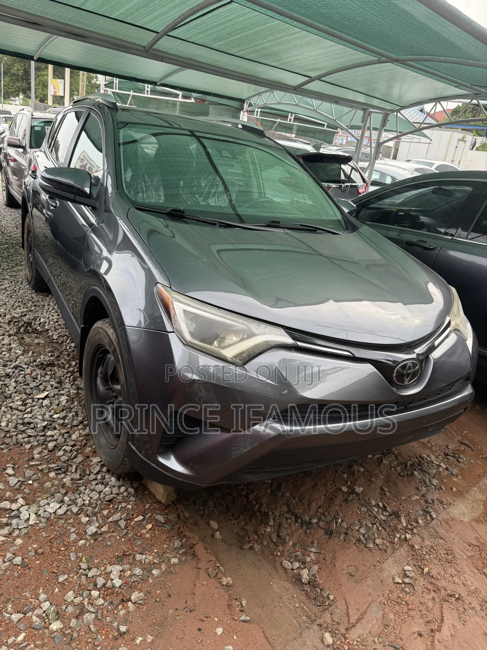 Toyota RAV4 LE 4dr SUV AWD (2.5L 4cyl 6A) 2018 Gray